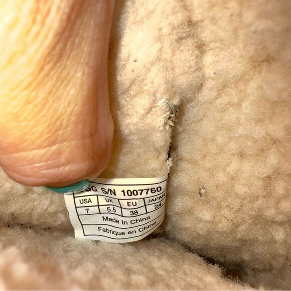 UGG Women's 1007760 Akadia Stout / Black Winter Booties Lace Up Boots Leather 7 - Picture 10 of 11